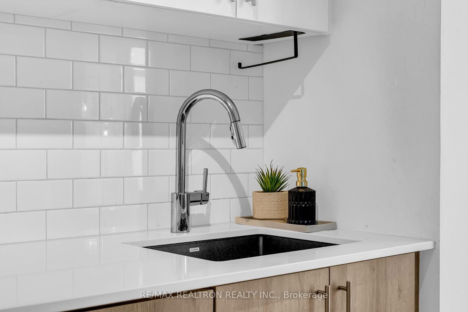 1195 The Queensway, Unit 317 thumbnail 19