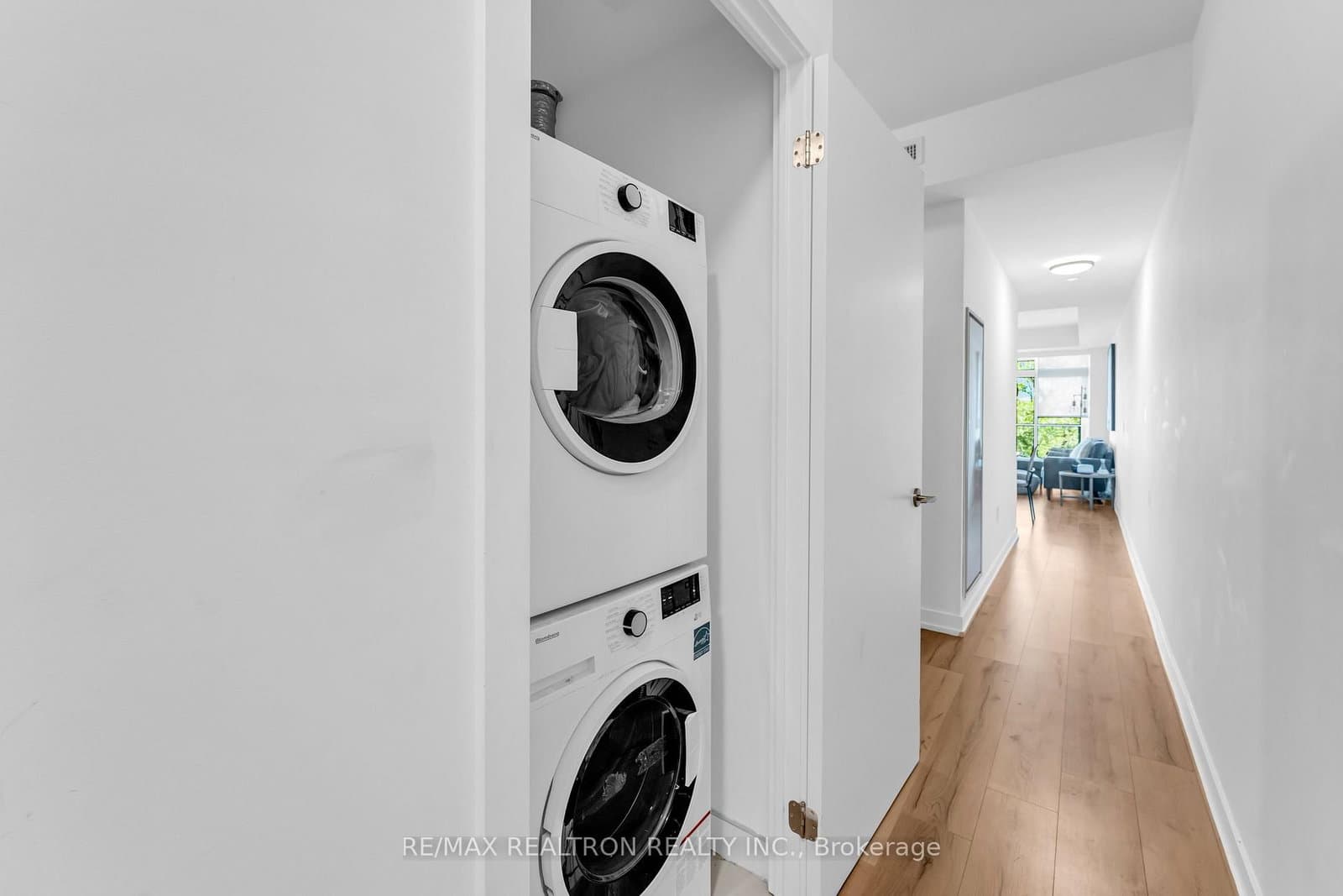 1195 The Queensway, Unit 317 thumbnail 5