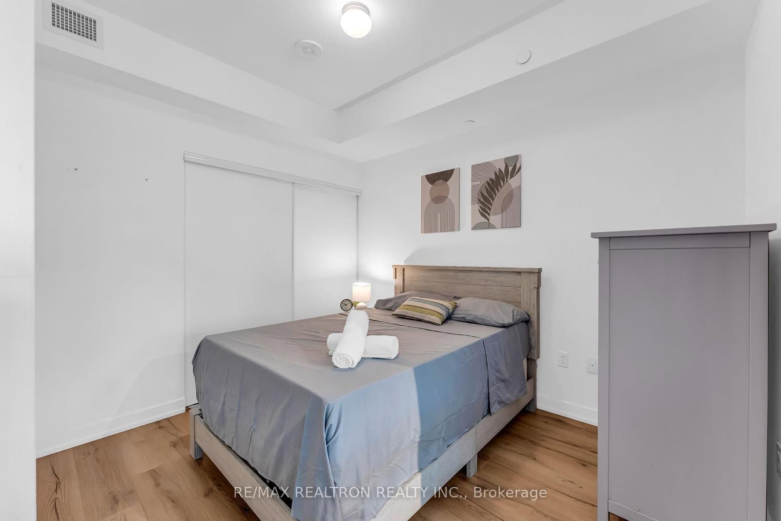 1195 The Queensway, Unit 317 thumbnail 9