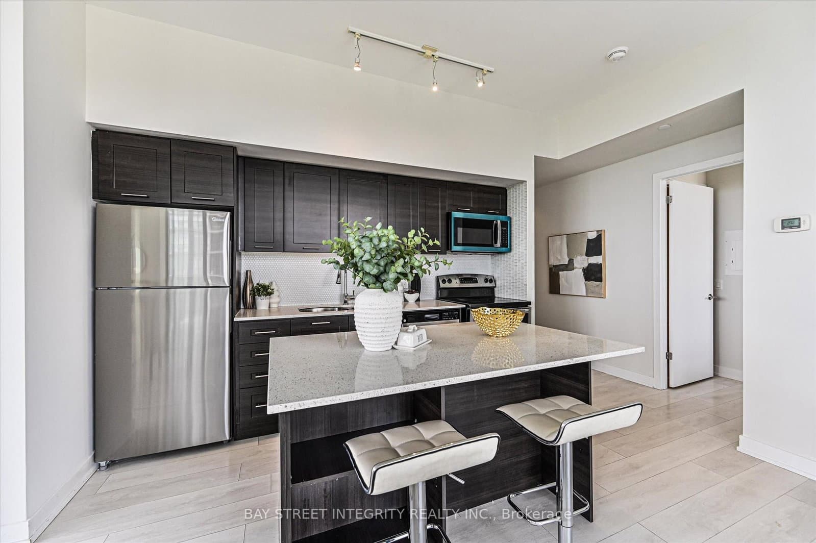 2212 Lake Shore Boulevard W, Unit 2001 thumbnail 11
