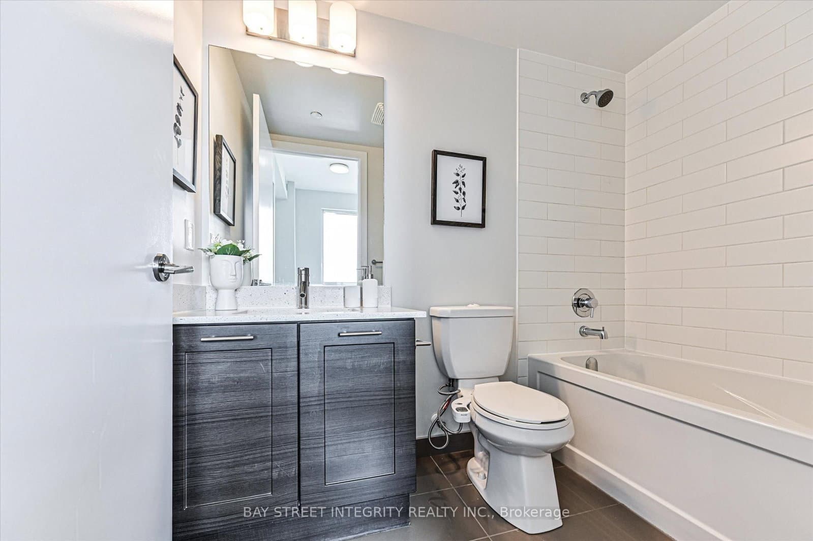 2212 Lake Shore Boulevard W, Unit 2001 thumbnail 17