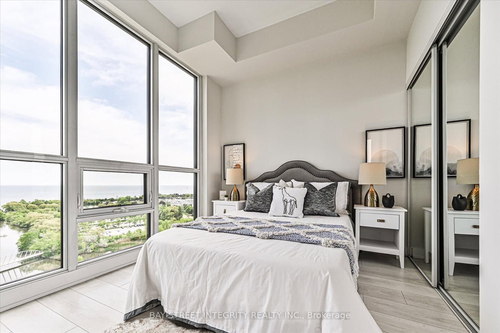 2212 Lake Shore Boulevard W, Unit 2001 thumbnail 18