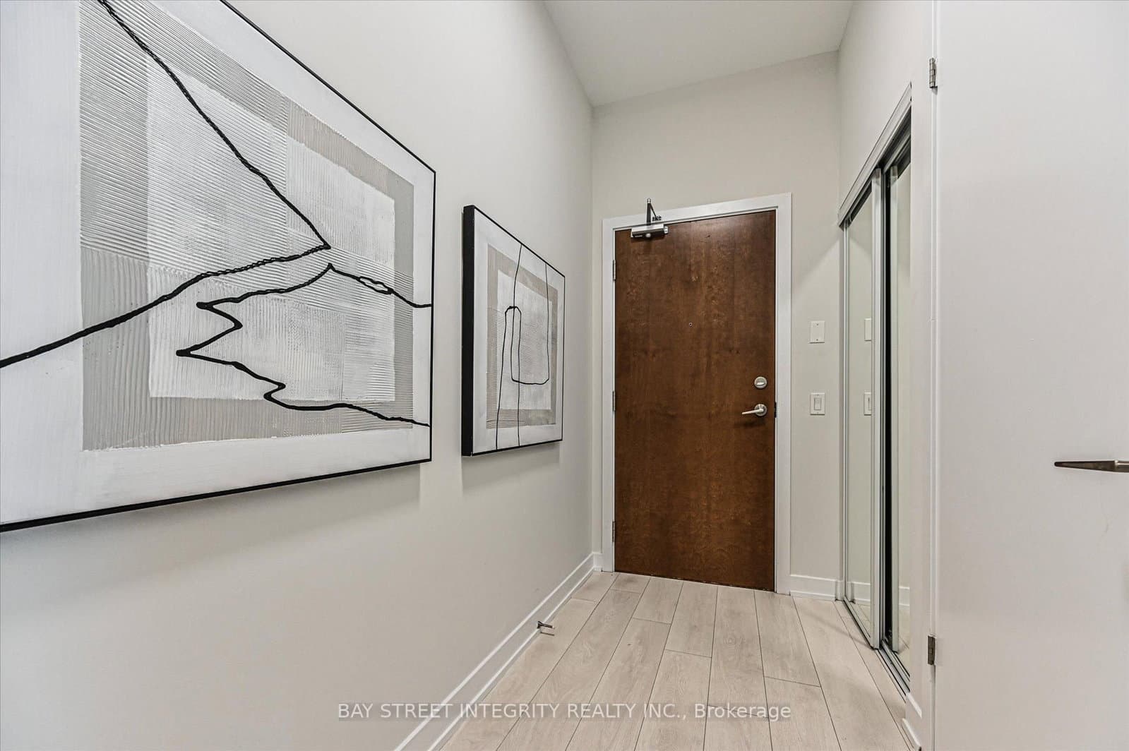 2212 Lake Shore Boulevard W, Unit 2001 thumbnail 5