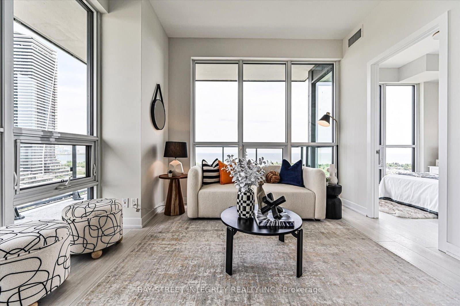 2212 Lake Shore Boulevard W, Unit 2001 thumbnail 9