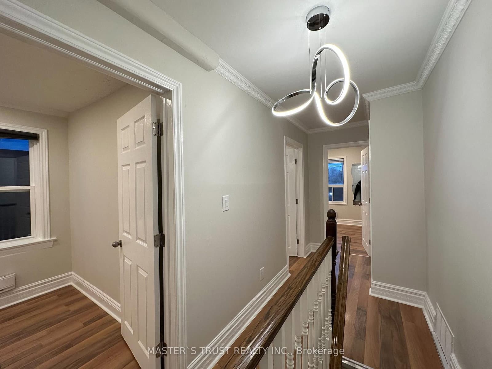 151 Dynevor Road, Unit Upper thumbnail 5