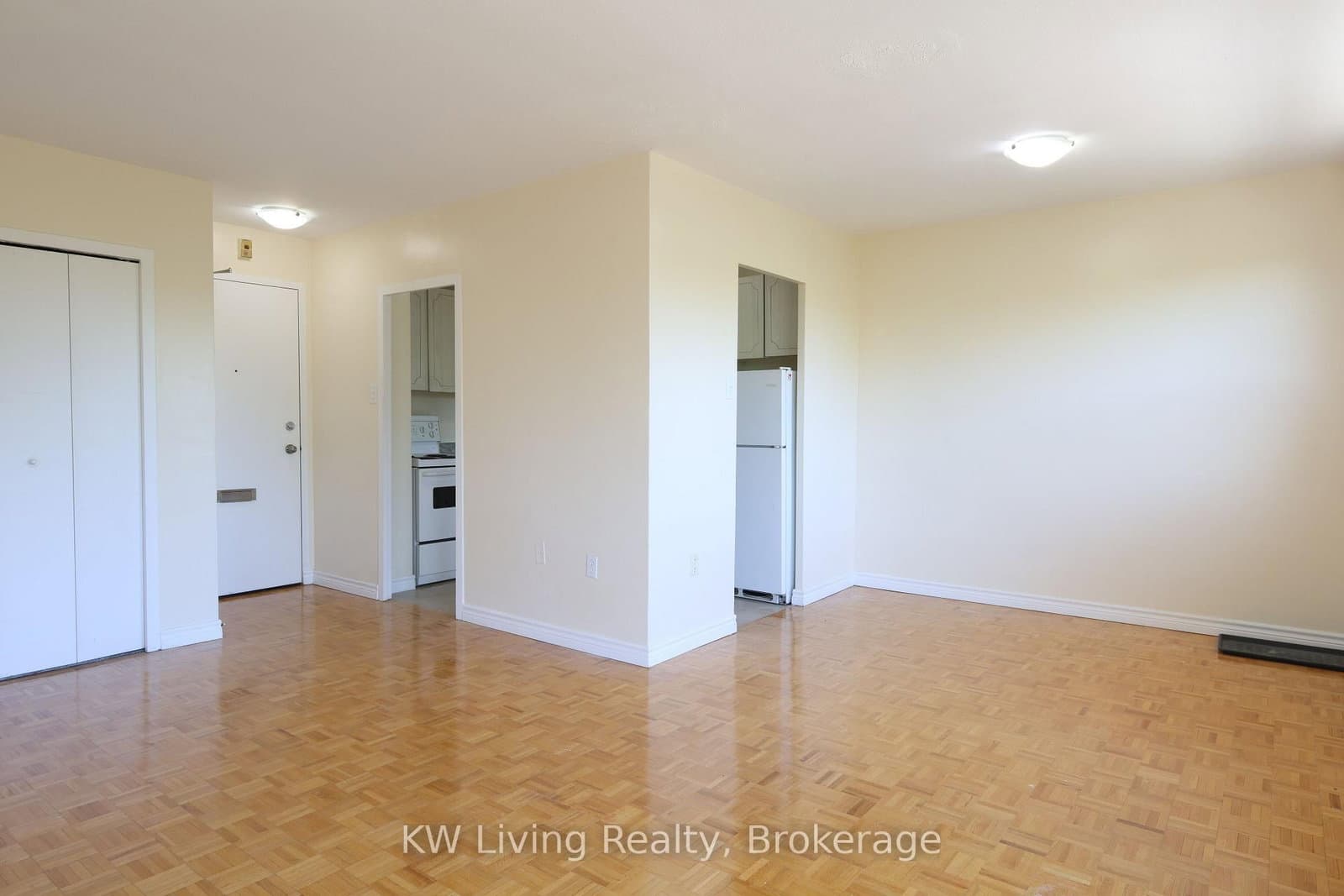 480 Lakeshore Road E, Unit 506 thumbnail 3