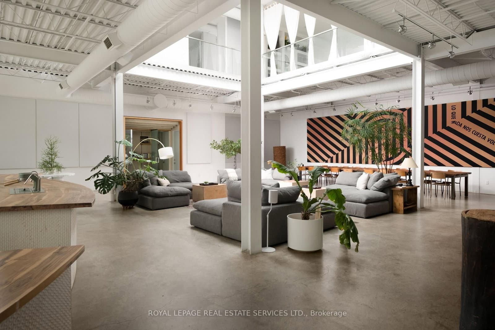 1 Roof Garden Lane - Image 1