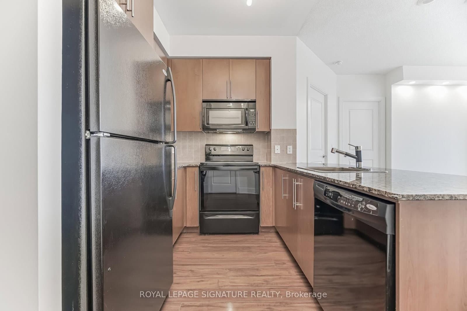 330 Burnhamthorpe Road W, Unit 1402 thumbnail 15