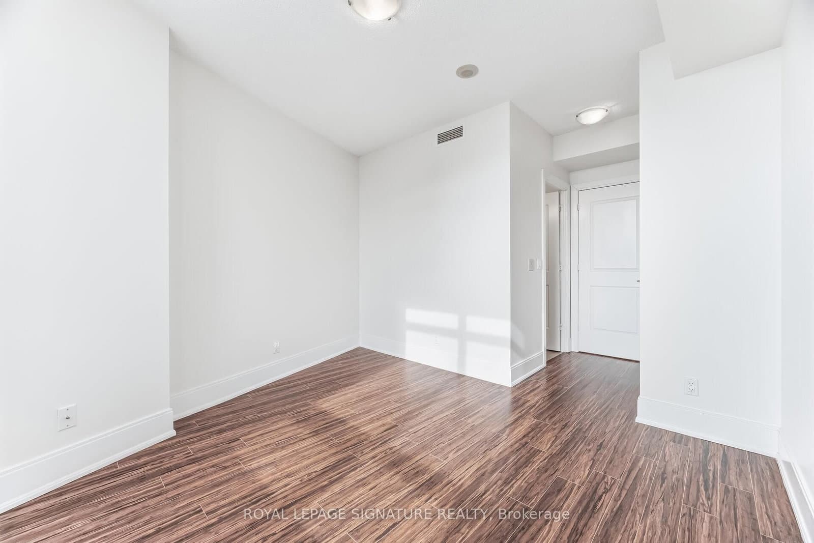 330 Burnhamthorpe Road W, Unit 1402 thumbnail 25
