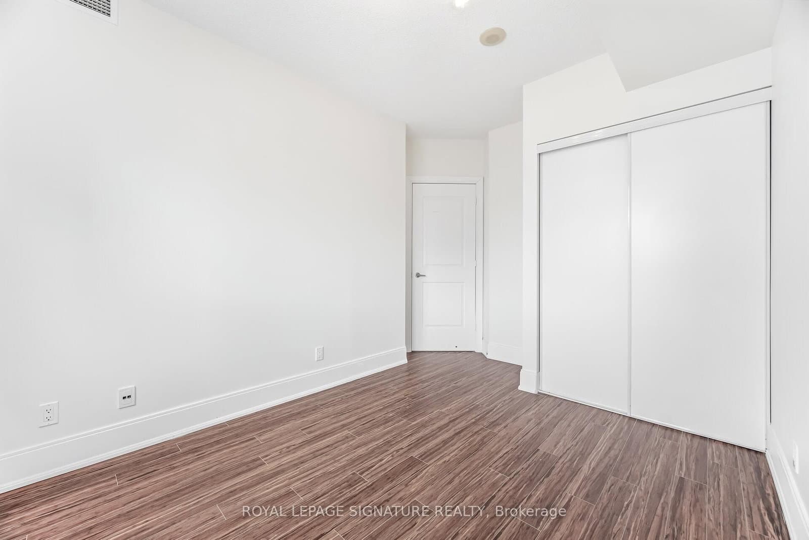330 Burnhamthorpe Road W, Unit 1402 thumbnail 29