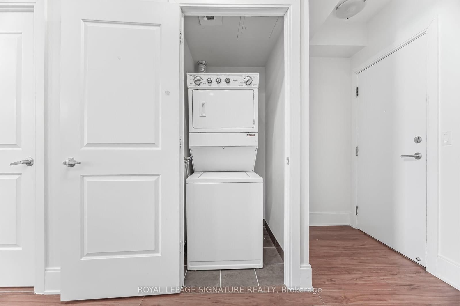 330 Burnhamthorpe Road W, Unit 1402 thumbnail 30