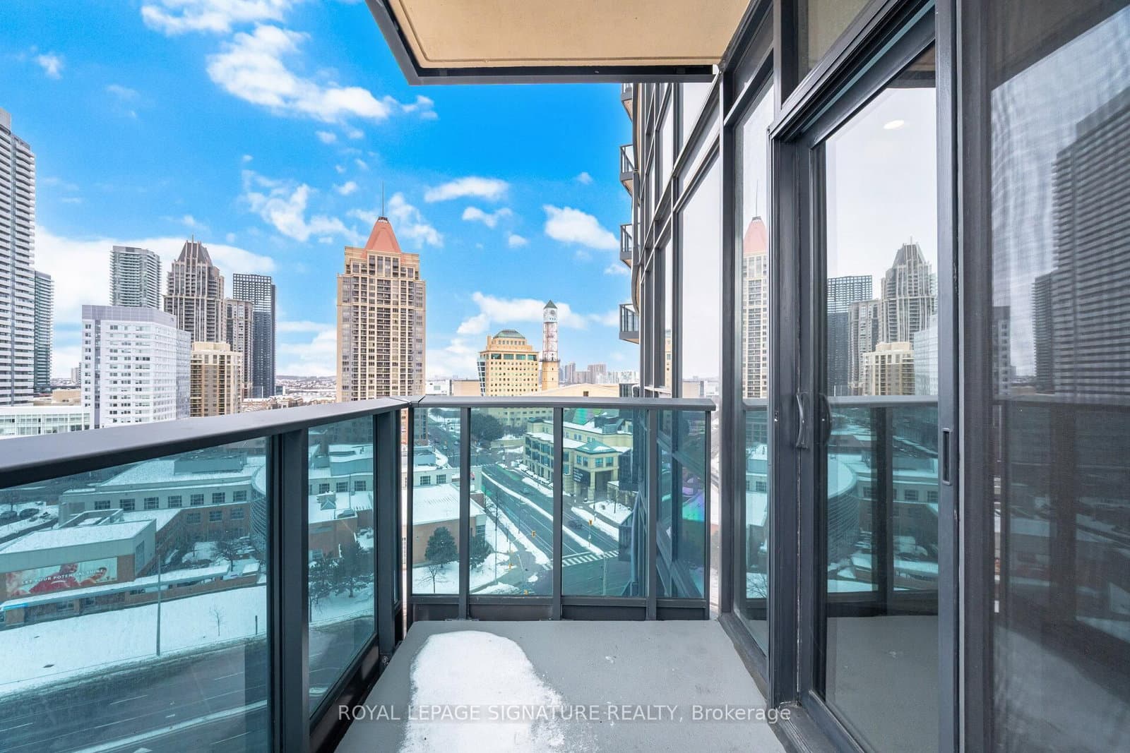 330 Burnhamthorpe Road W, Unit 1402 thumbnail 33