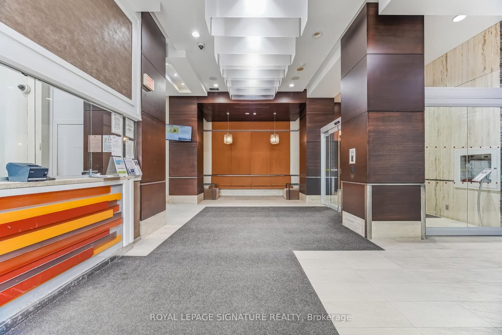 330 Burnhamthorpe Road W, Unit 1402 thumbnail 4