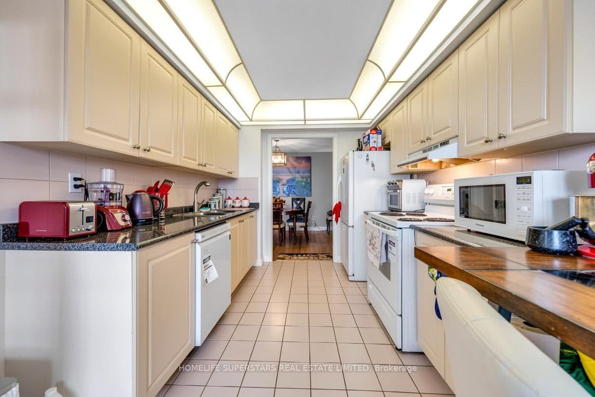 24 Hanover Road, Unit 907 thumbnail 14