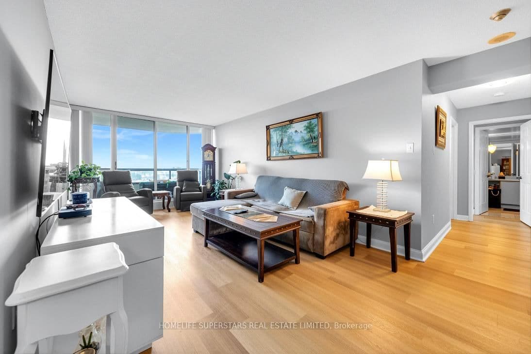 24 Hanover Road, Unit 907 thumbnail 2