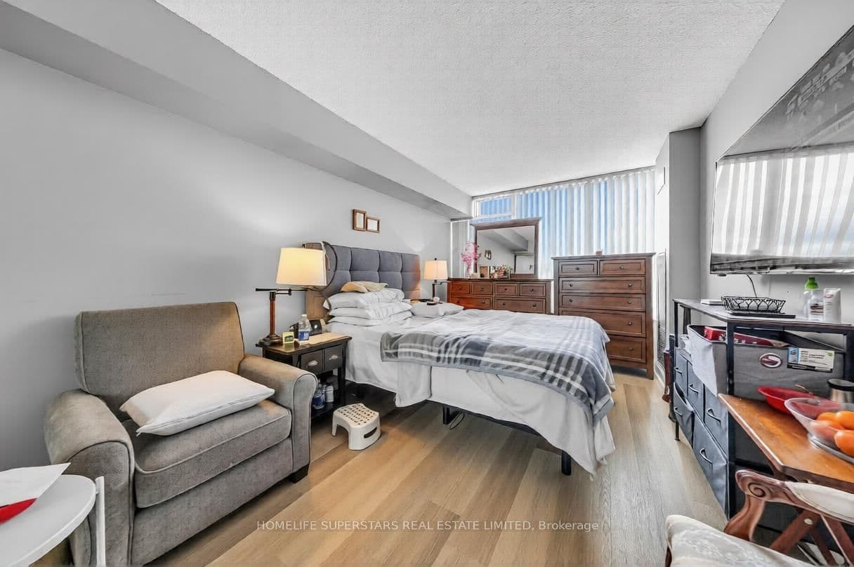 24 Hanover Road, Unit 907 thumbnail 7