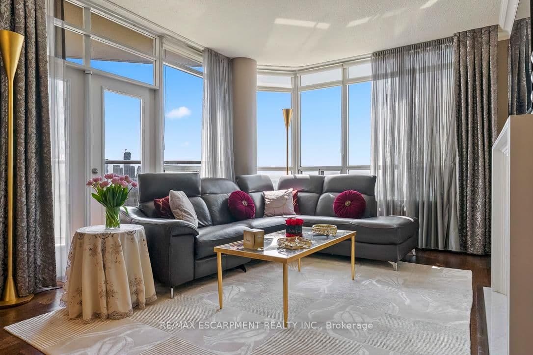 35 Kingsbridge Garden Circle, Unit 2706 thumbnail 14