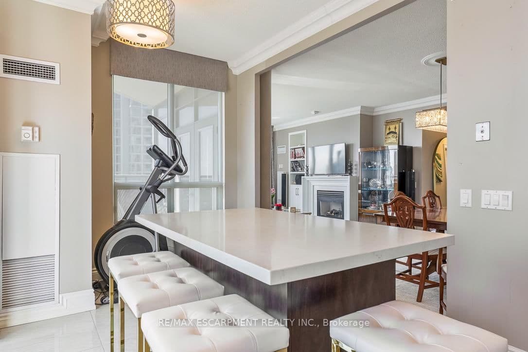 35 Kingsbridge Garden Circle, Unit 2706 thumbnail 22