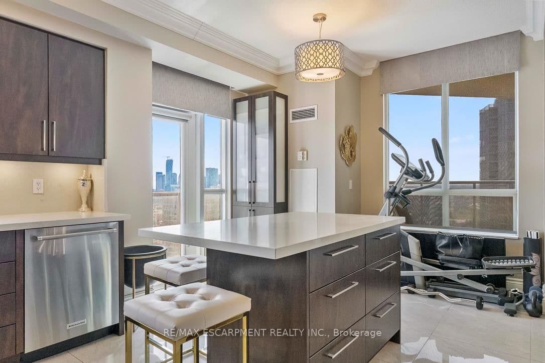 35 Kingsbridge Garden Circle, Unit 2706 thumbnail 23