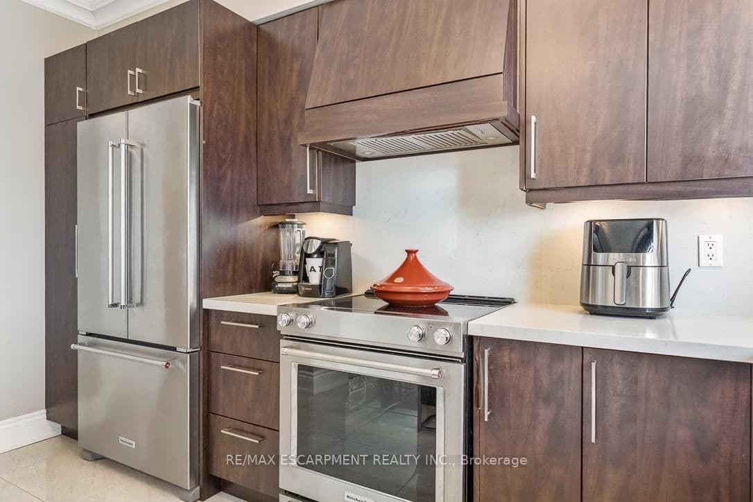 35 Kingsbridge Garden Circle, Unit 2706 thumbnail 25