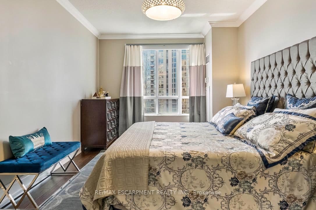 35 Kingsbridge Garden Circle, Unit 2706 thumbnail 27