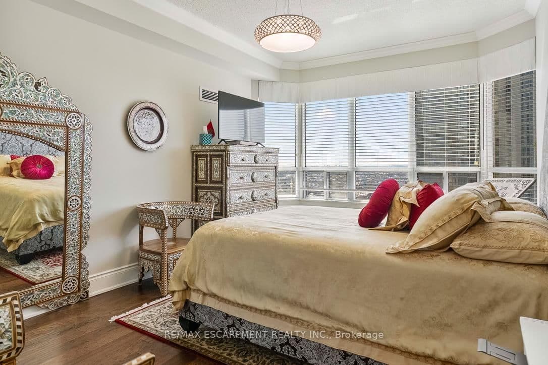 35 Kingsbridge Garden Circle, Unit 2706 thumbnail 35