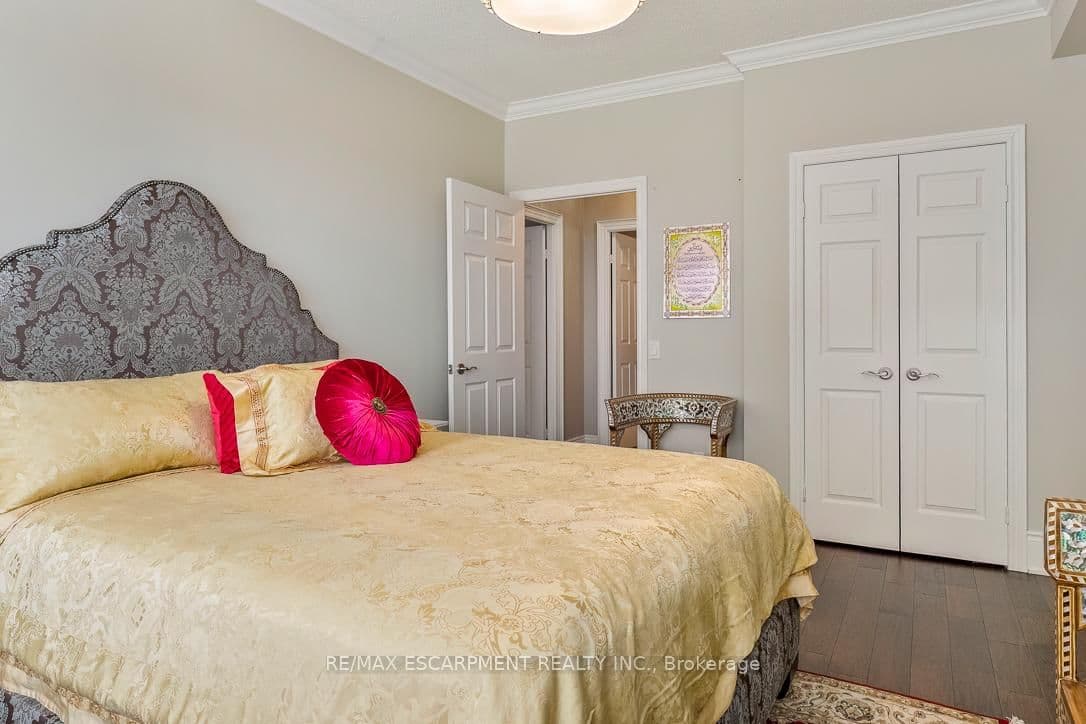 35 Kingsbridge Garden Circle, Unit 2706 thumbnail 37