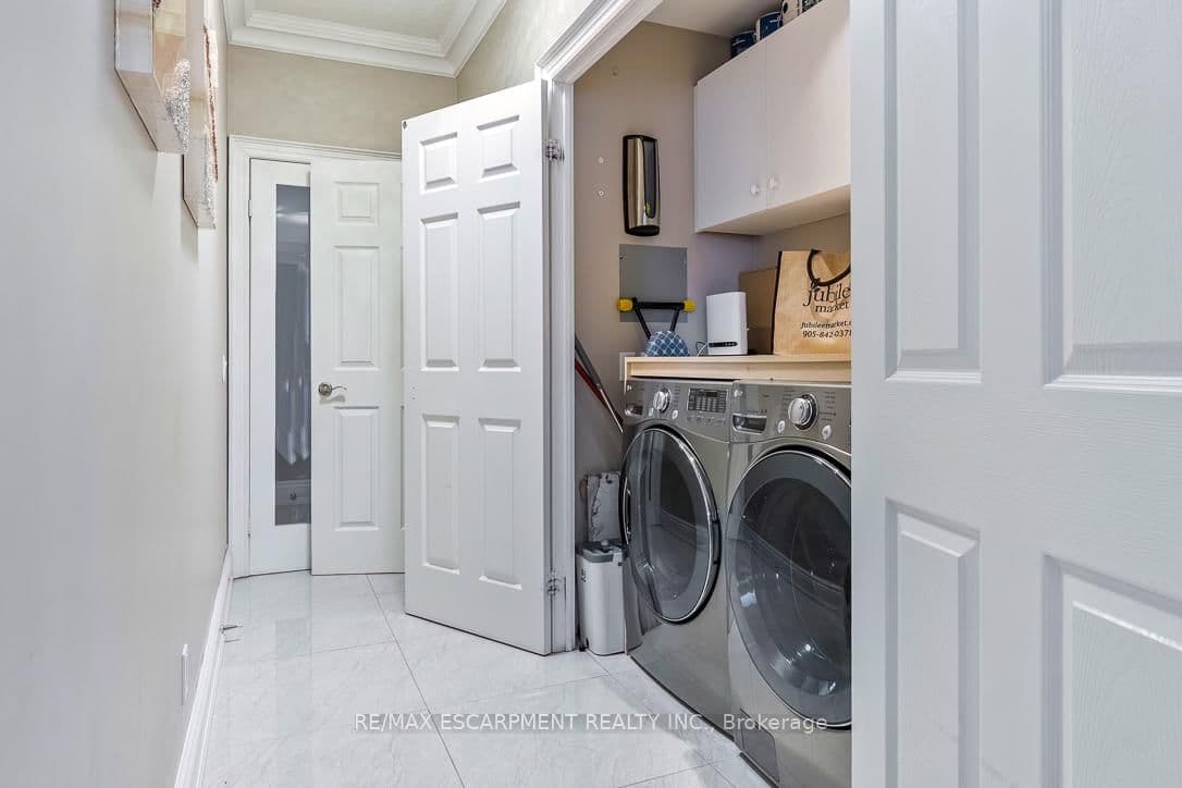 35 Kingsbridge Garden Circle, Unit 2706 thumbnail 8
