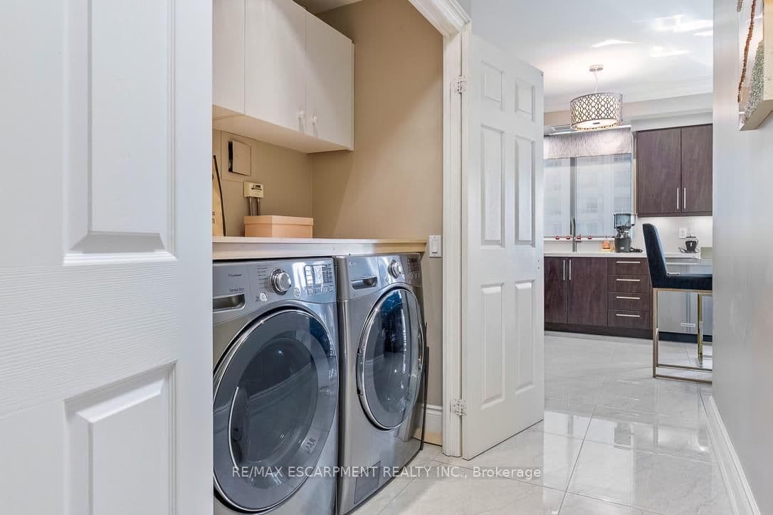 35 Kingsbridge Garden Circle, Unit 2706 thumbnail 9