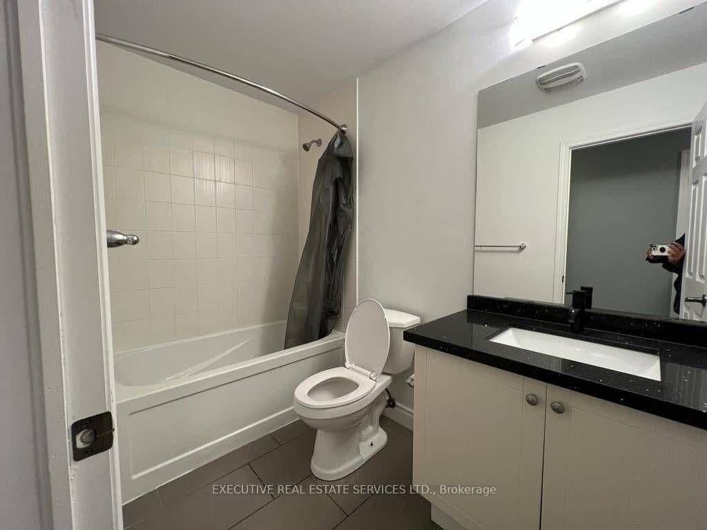 13 Golden Springs Drive thumbnail 15