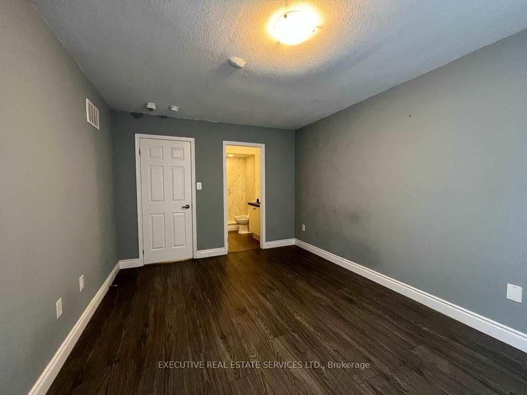13 Golden Springs Drive thumbnail 9
