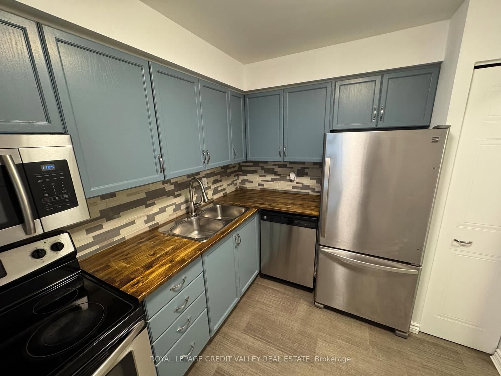 1270 MAPLE CROSSING Boulevard, Unit 704 thumbnail 15