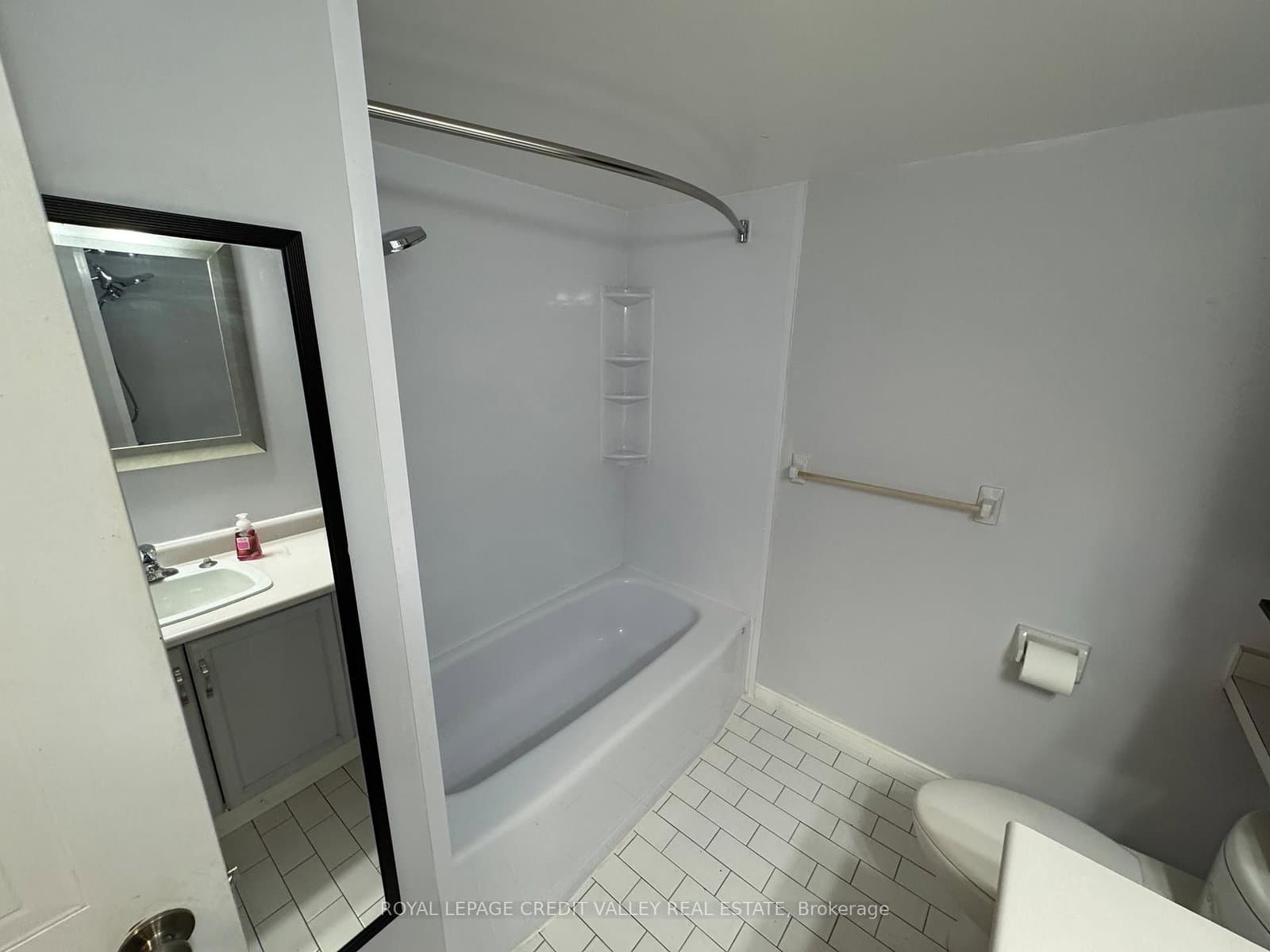 1270 MAPLE CROSSING Boulevard, Unit 704 thumbnail 28