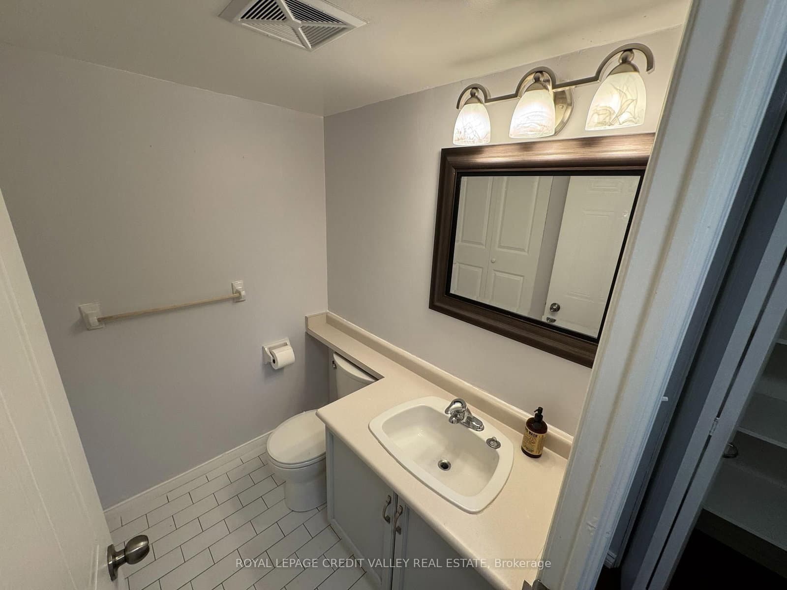 1270 MAPLE CROSSING Boulevard, Unit 704 thumbnail 31