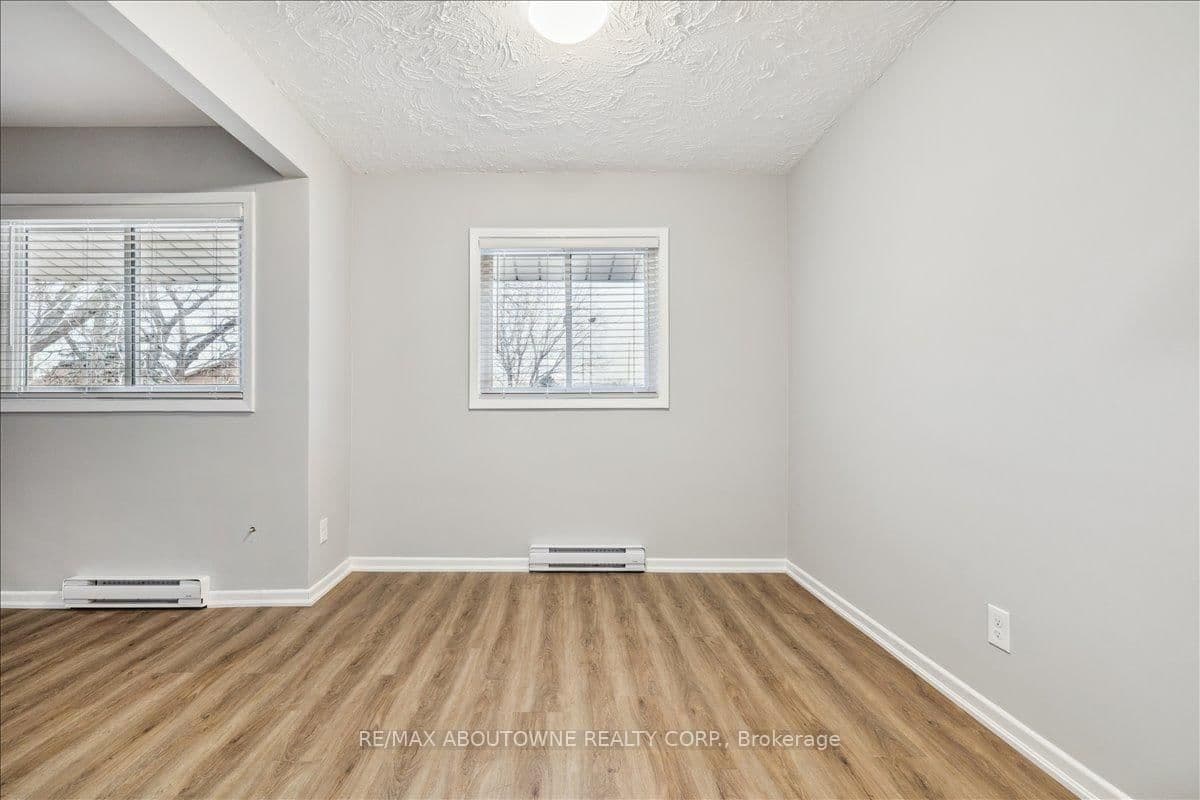 2350 Queensway Drive, Unit 3 thumbnail 11