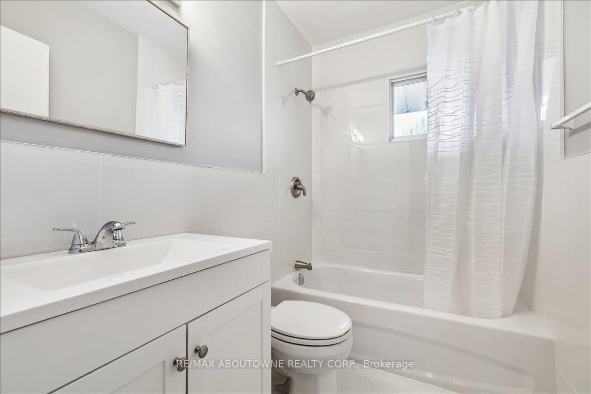 2350 Queensway Drive, Unit 3 thumbnail 25