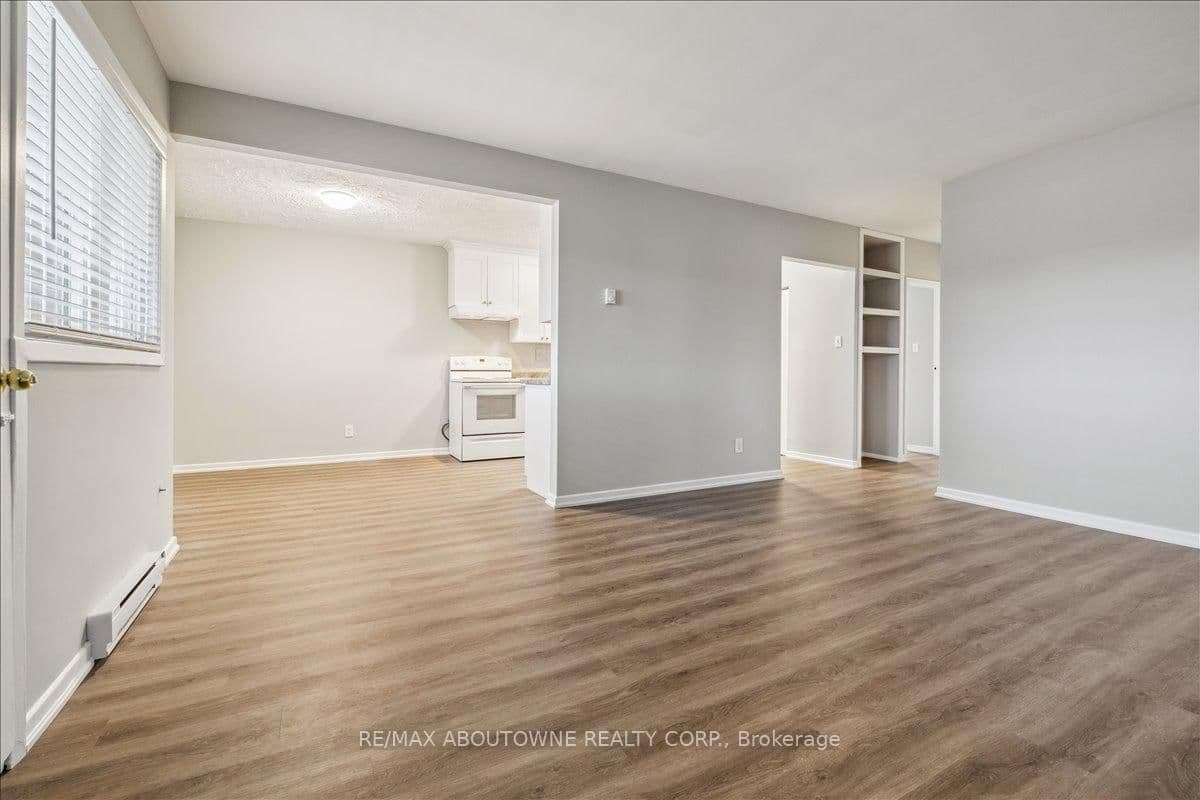 2350 Queensway Drive, Unit 3 thumbnail 7