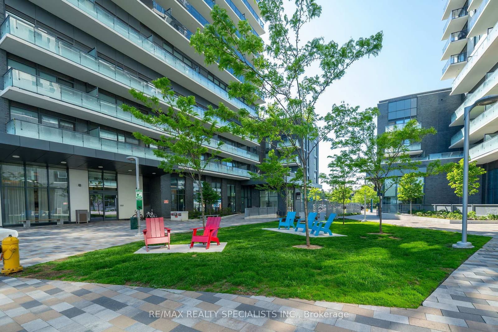 30 Samuel Wood Way, Unit 303 thumbnail 2