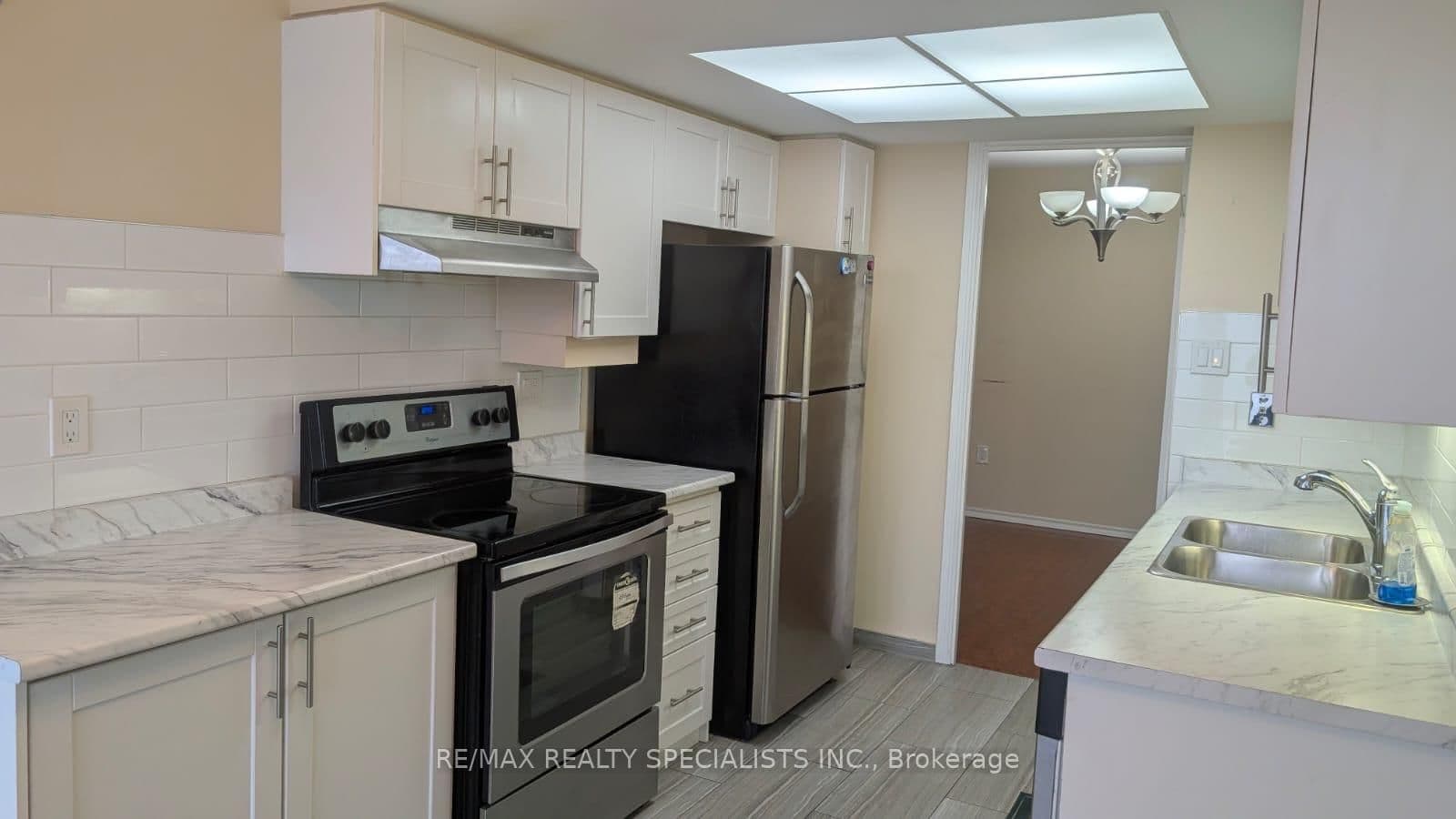20 Cherrytree Drive, Unit 505 thumbnail 2