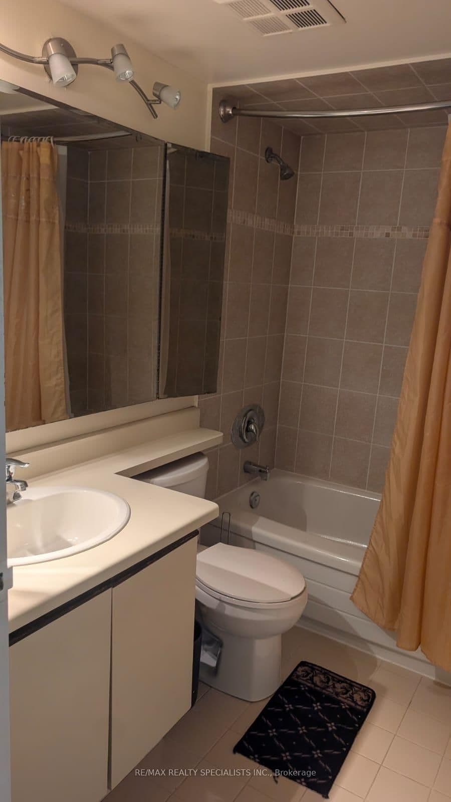 20 Cherrytree Drive, Unit 505 thumbnail 4