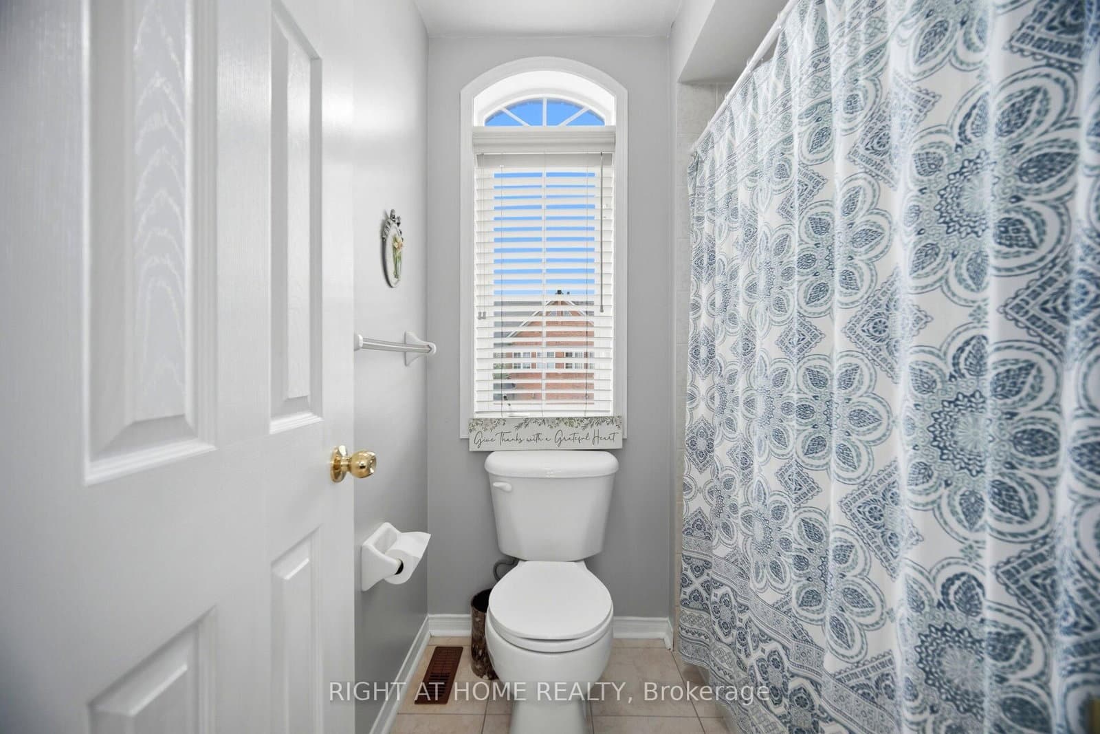 1021 Hemstreet Crescent thumbnail 38