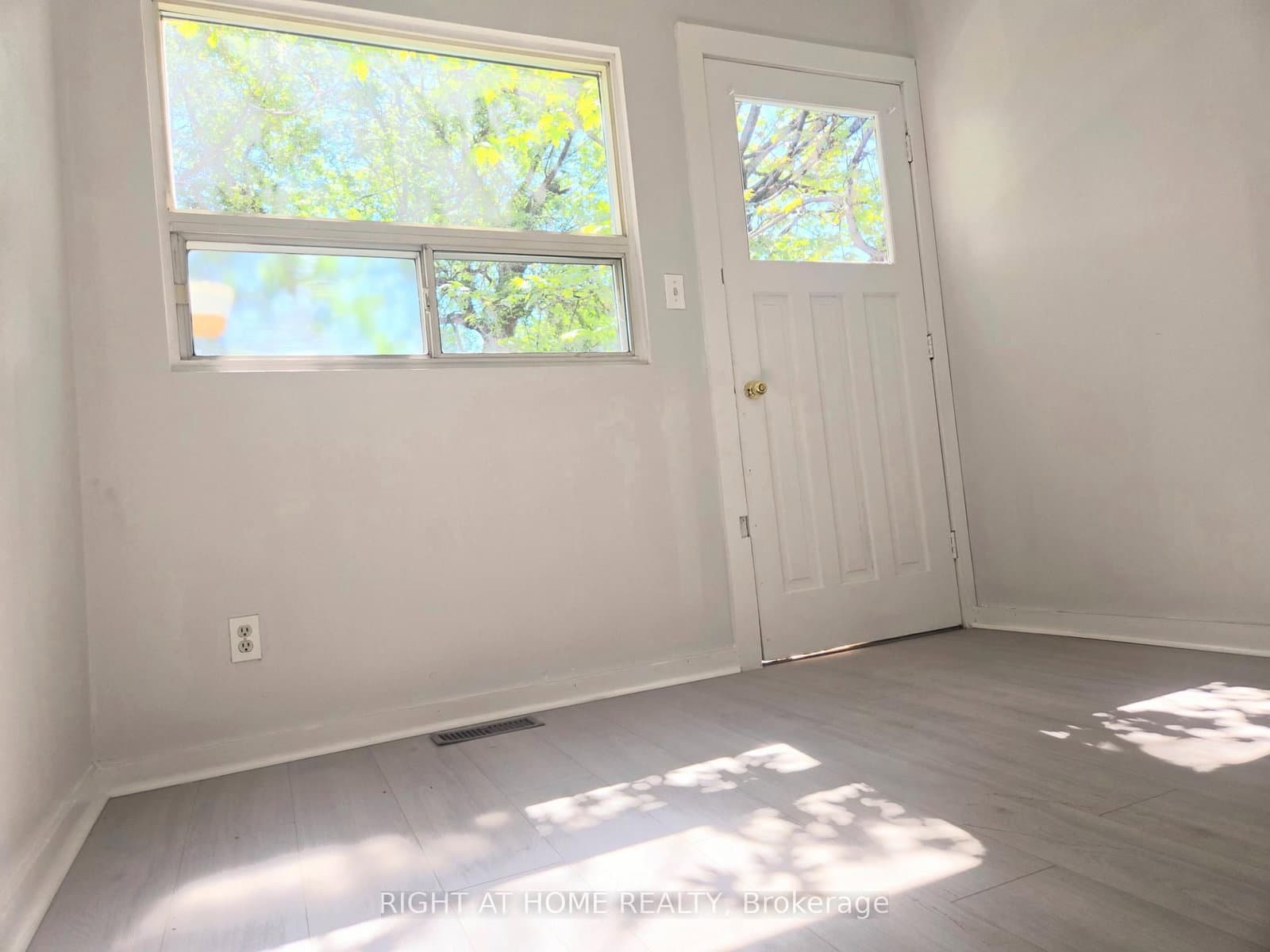 236 Sterling Road, Unit Main thumbnail 4