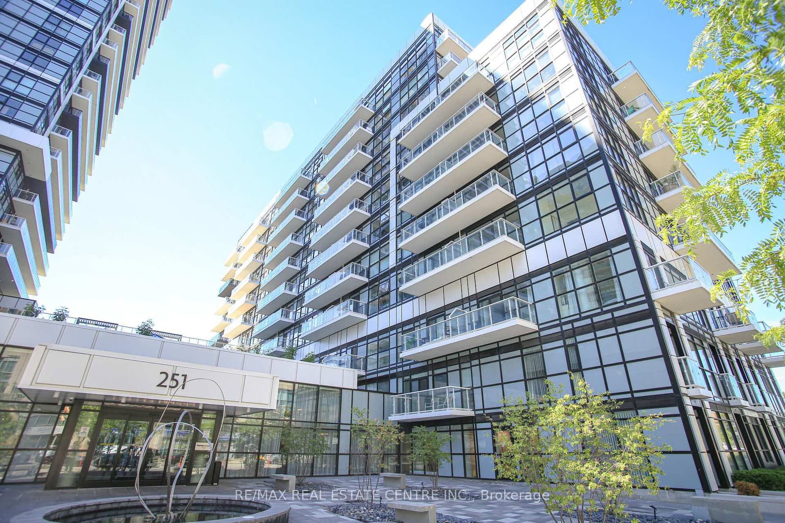 251 Manitoba Street, Unit 519 thumbnail 2