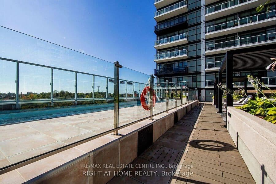 251 Manitoba Street, Unit 519 thumbnail 20