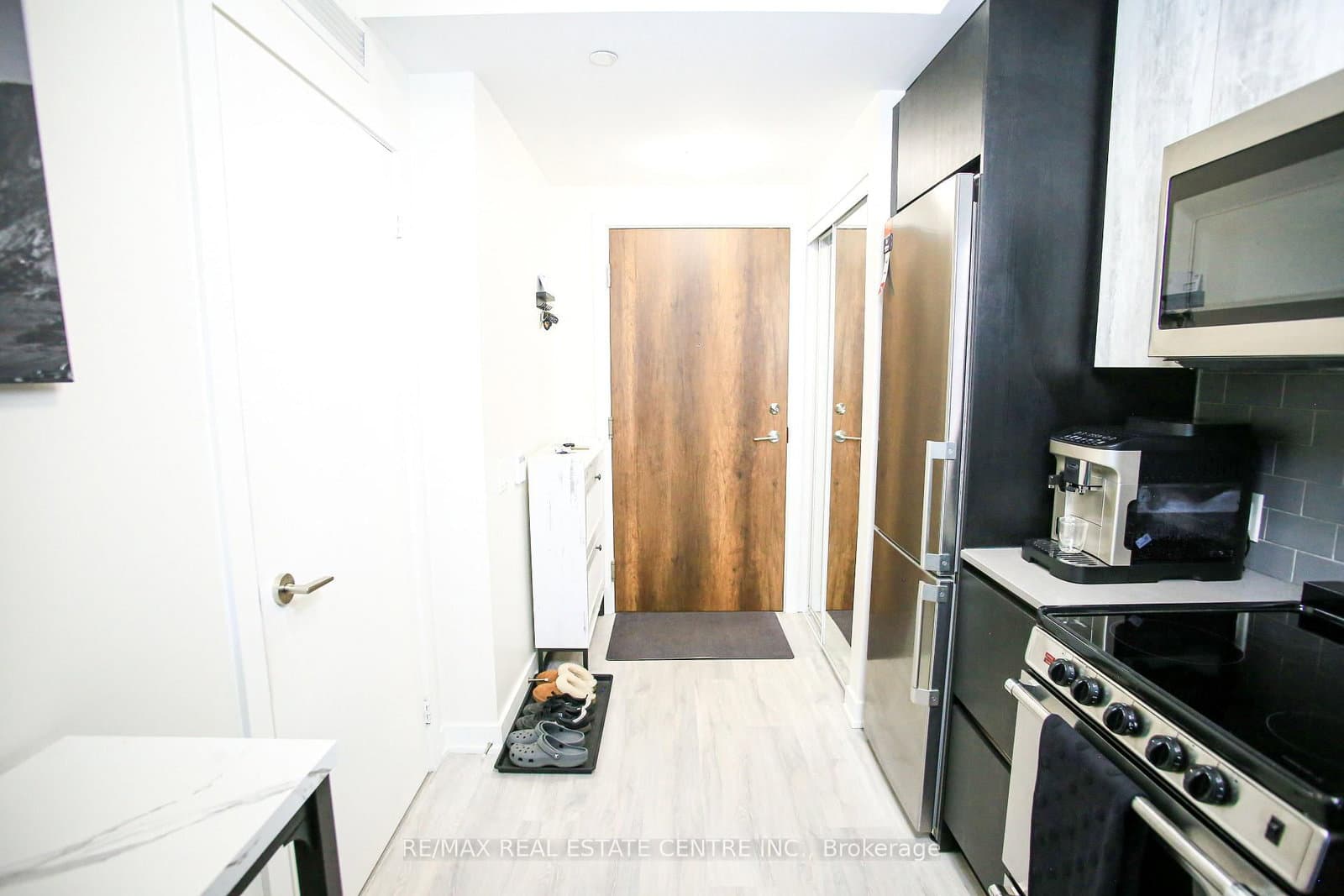 251 Manitoba Street, Unit 519 thumbnail 4