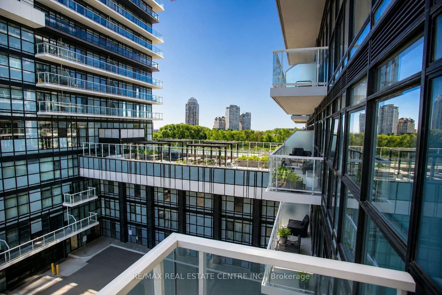 251 Manitoba Street, Unit 519 thumbnail 9