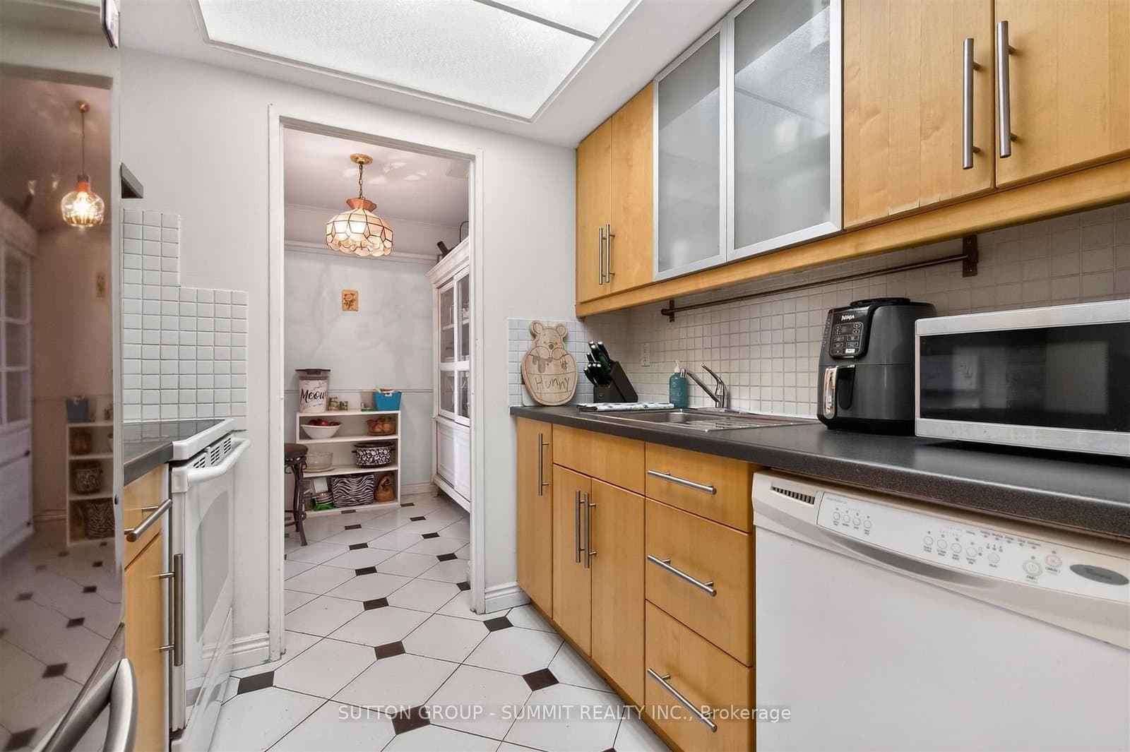 1535 LAKESHORE Road E, Unit 1606 thumbnail 5