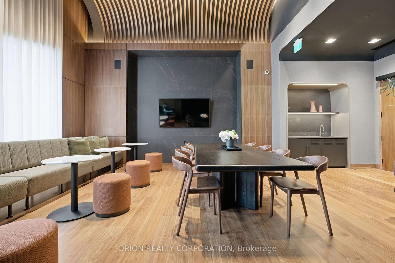 3240 Wiliam Coltson Avenue, Unit 527 thumbnail 4