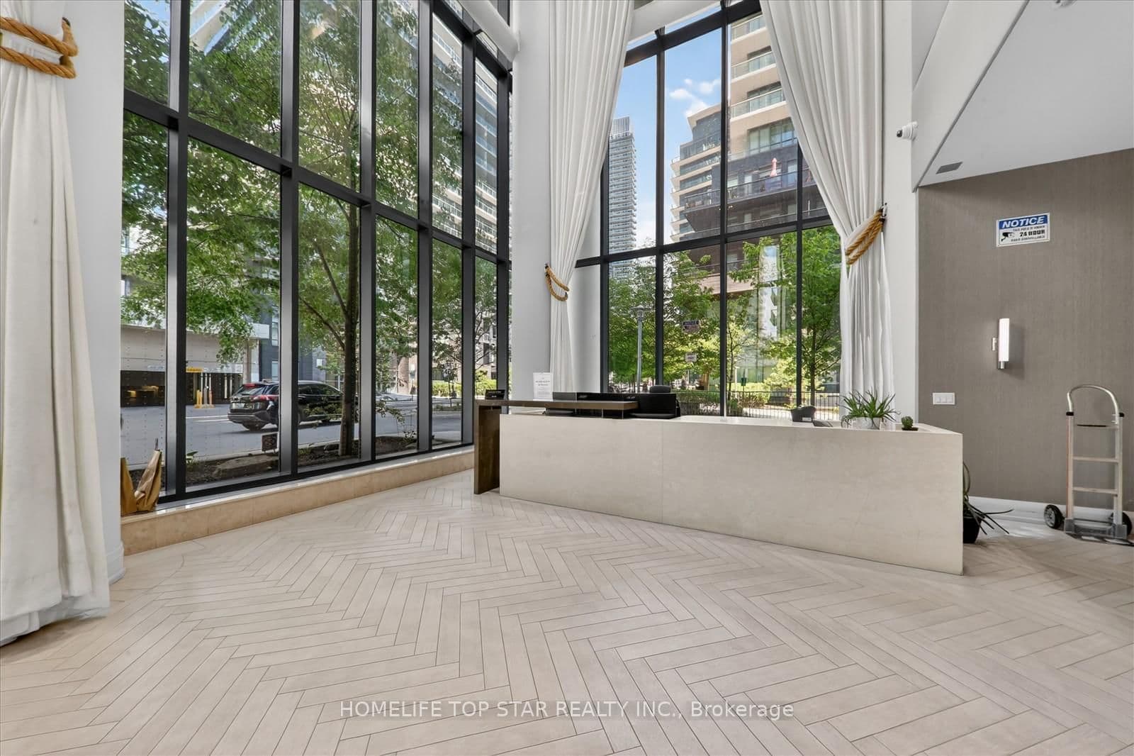 59 NW Annie Craig Drive NW, Unit 2208 thumbnail 5
