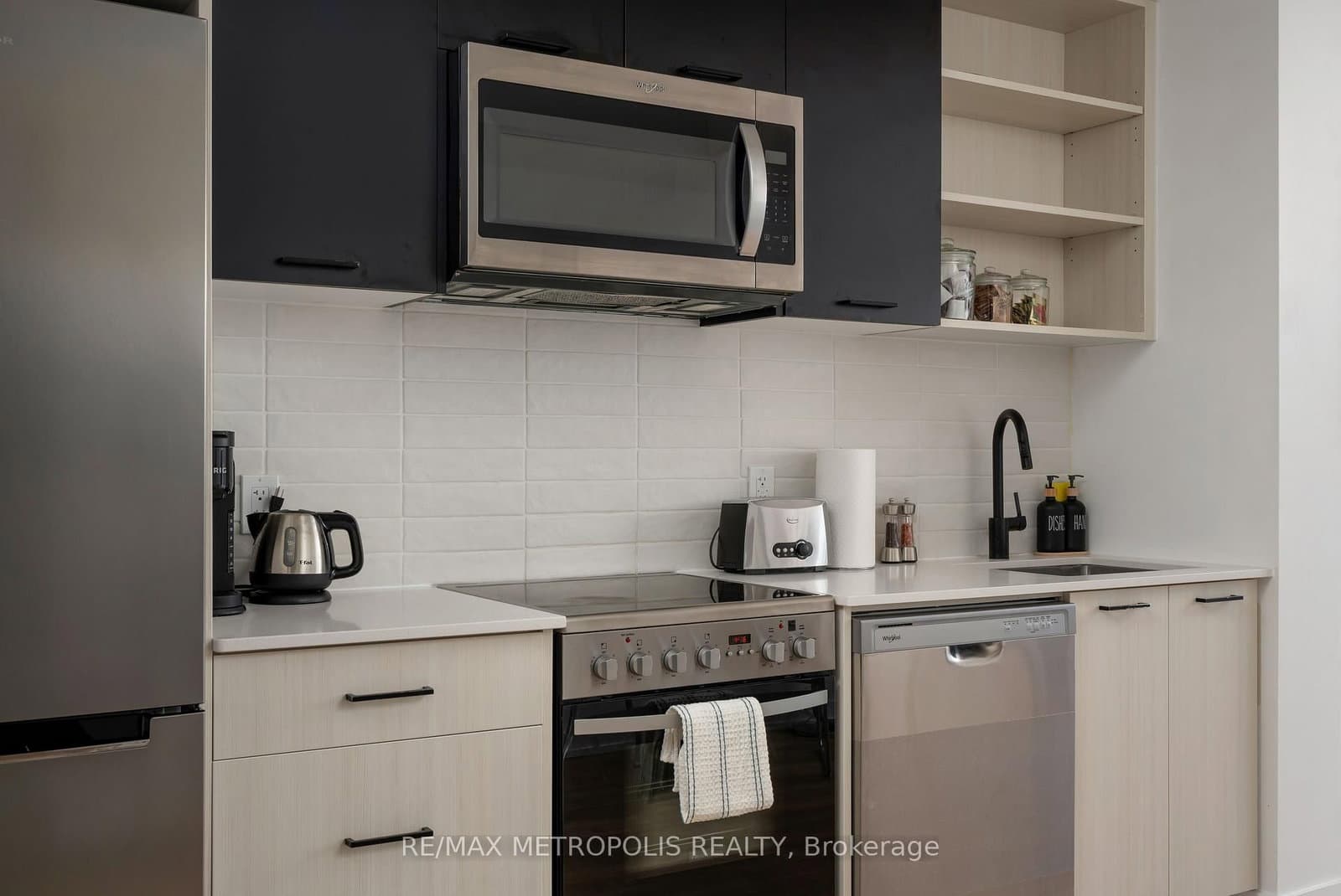 2300 St Clair Avenue W, Unit 407 thumbnail 7